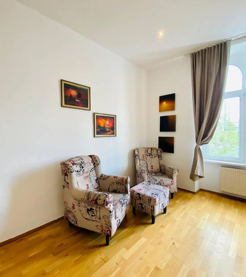 Vienna Riverside Residence Mm23 0*,
